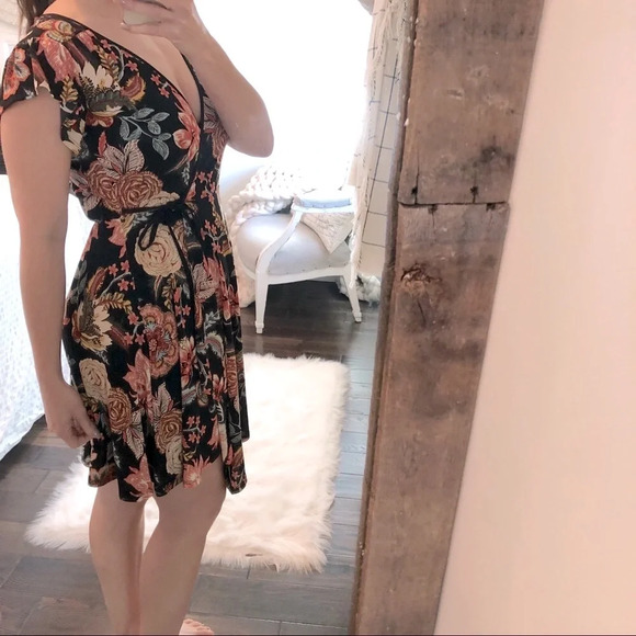 Xhilaration xsmall Flirty floral wrap style dress - Picture 2 of 4
